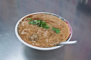 「50年代台北蚵仔麺線」の麺線