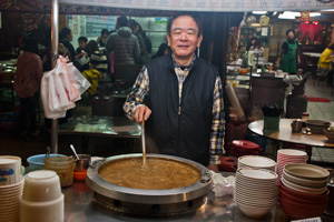 「50年代台北蚵仔麺線」のご主人