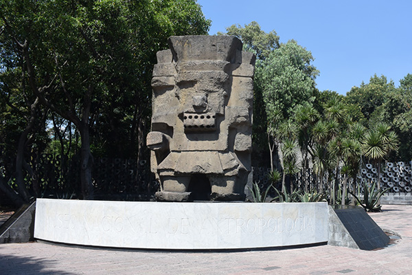 トラロック神の石像