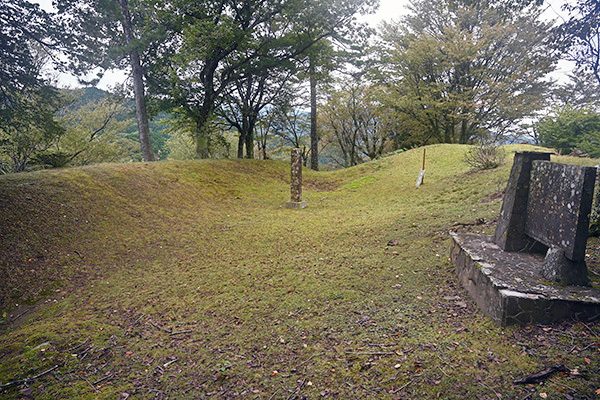 霧山城 本郭