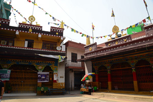 チベット難民居留地・マジュヌカティラ入り口