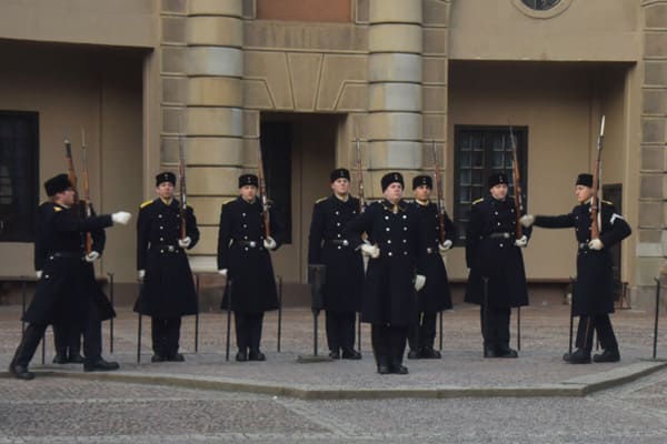 スウェーデン王宮の衛兵交代式